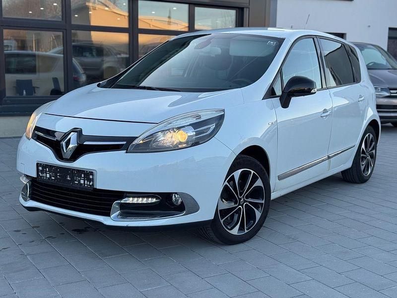 Weiß Gebraucht 2014 Renault Scénic III Bose Edition Van / Kleinbus | 4.790 € (Fairer Preis) - Bild 1/4