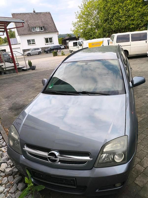 Grau Gebraucht 2004 Opel Vectra Kombi | 600 € (Guter Preis) - Bild 1/4