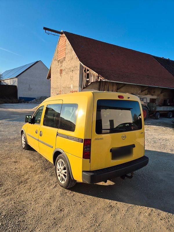 Gebraucht Opel Combo 75 PS (55 kW) 2010 Gelb Van / Kleinbus
