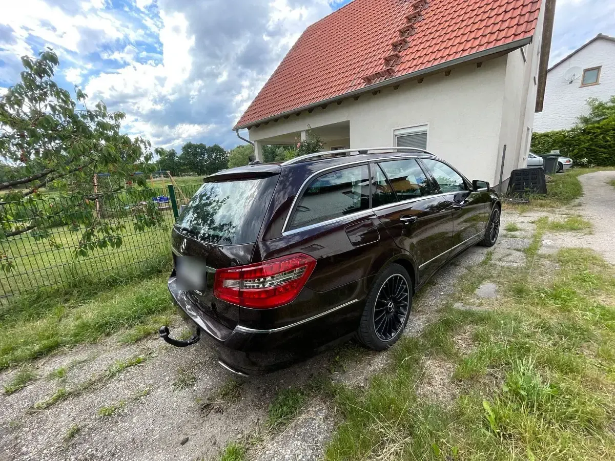 Gebraucht Mercedes E350 265 PS (194 kW) 2012 Braun Limousine