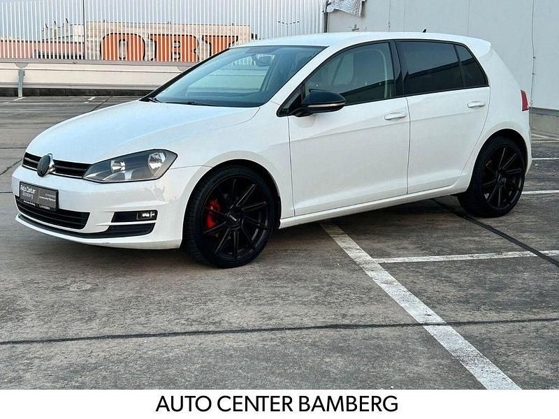 Weiß Gebraucht 2013 VW Golf VII Trendline Limousine | 8.440 € (Fairer Preis) - Bild 1/4