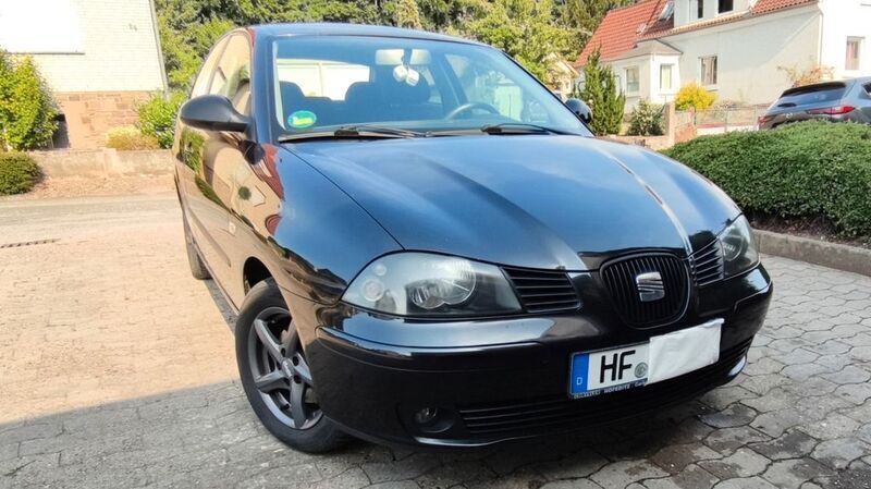 Schwarz Gebraucht 2004 Seat Ibiza Limousine | 850 € (Guter Preis) - Bild 1/4