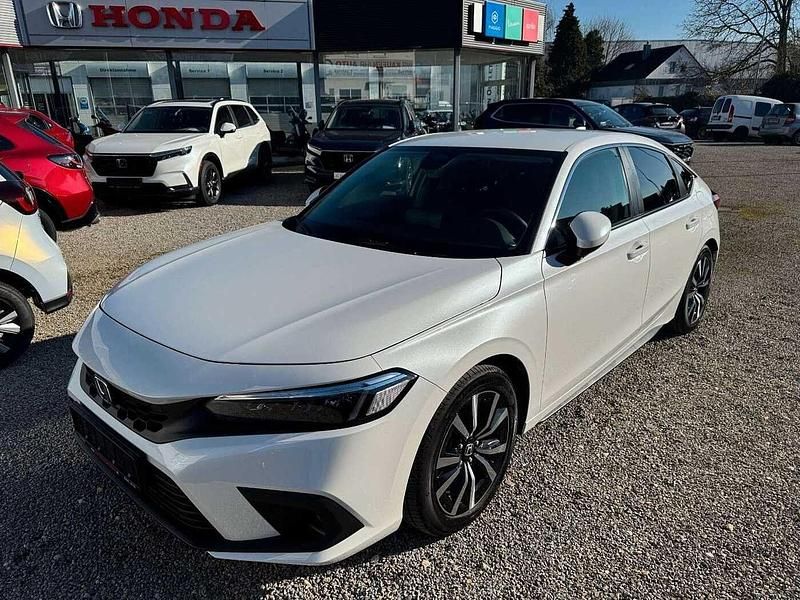 Gebraucht Honda Civic Elegance 184 PS (135 kW) 2024 Platinum white Limousine