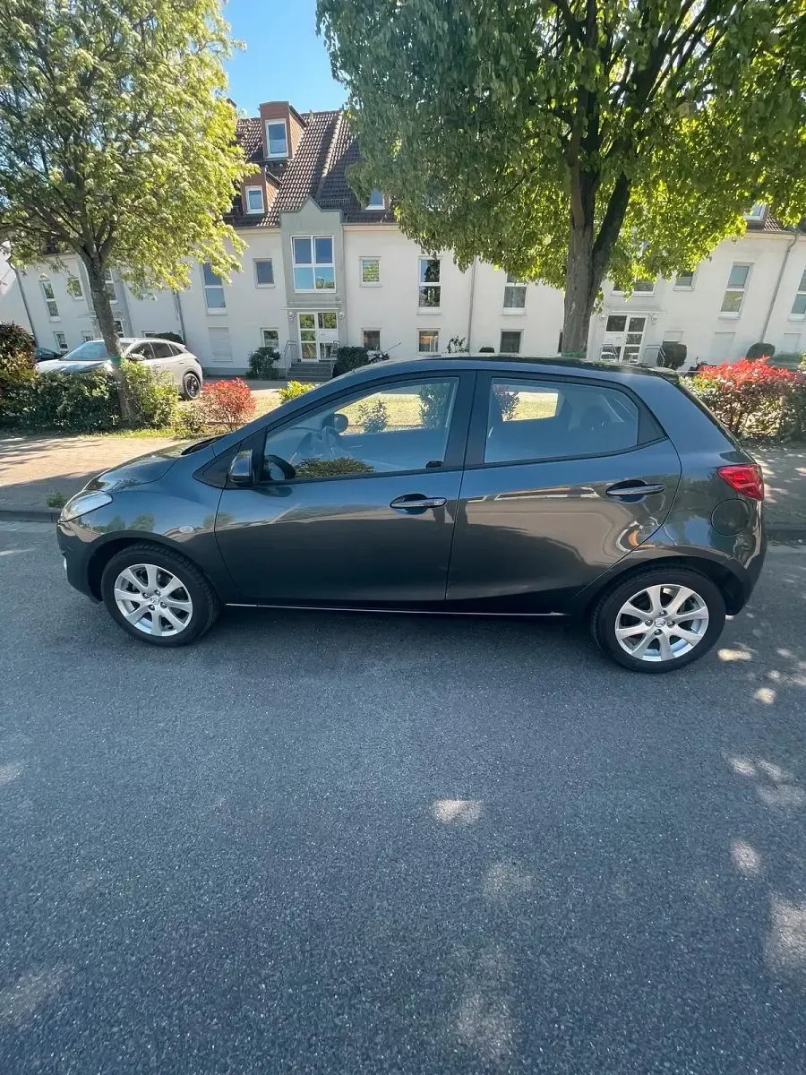 Second-hand Mazda 2 75 CP (55 kW) 2012 Gri Hatchback