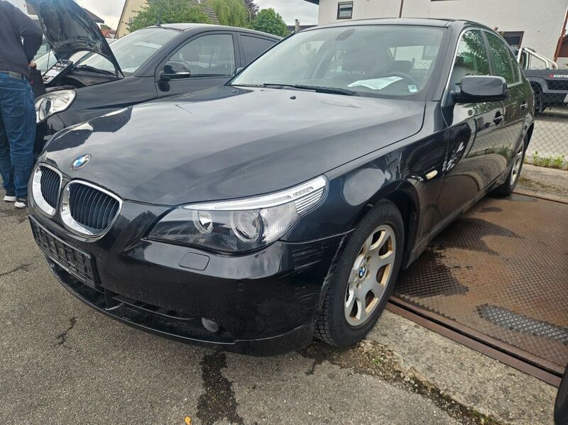 Schwarz Gebraucht 2005 BMW 520 Limousine | 3.499 € (Guter Preis) - Bild 1/4