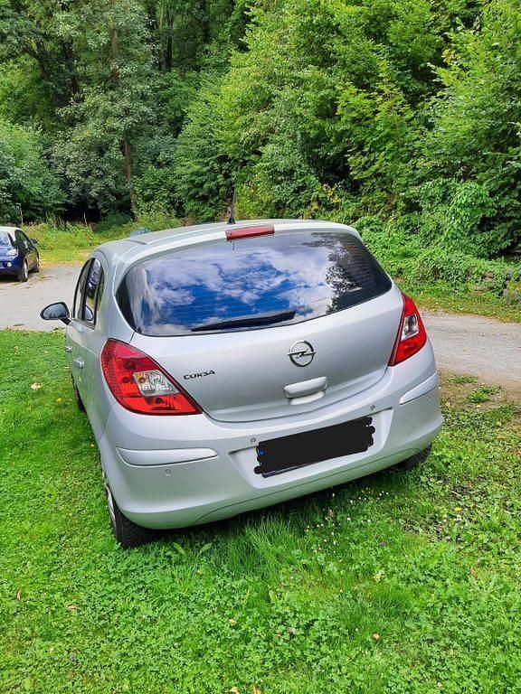 Silber Gebraucht 2014 Opel Corsa Energy Limousine | 7.500 € (Teuer) - Bild 1/4
