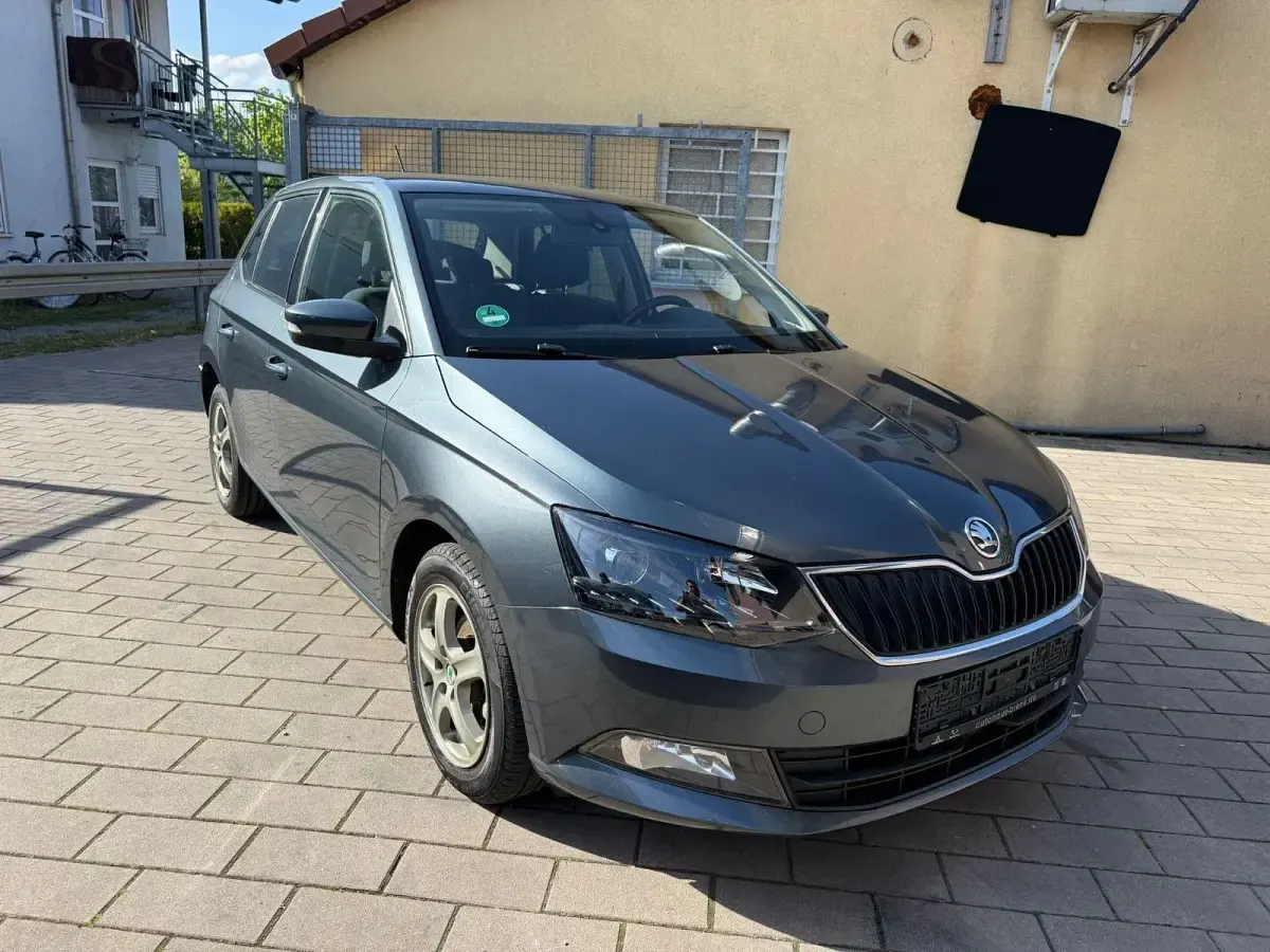 Gebraucht Skoda Fabia 75 PS (55 kW) 2016 Grau Kleinwagen