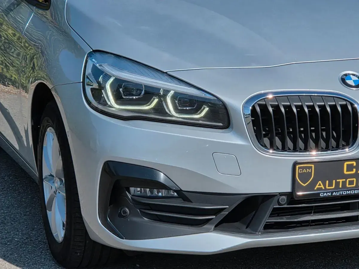 Gebraucht BMW 220 Active Tourer Advantage 192 PS (141 kW) 2018 Silber Van / Kleinbus