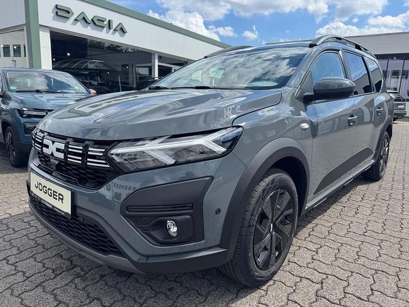 Grau Neu 2025 Dacia Jogger Expression Van / Kleinbus | 28.325 € (Fairer Preis) - Bild 1/4