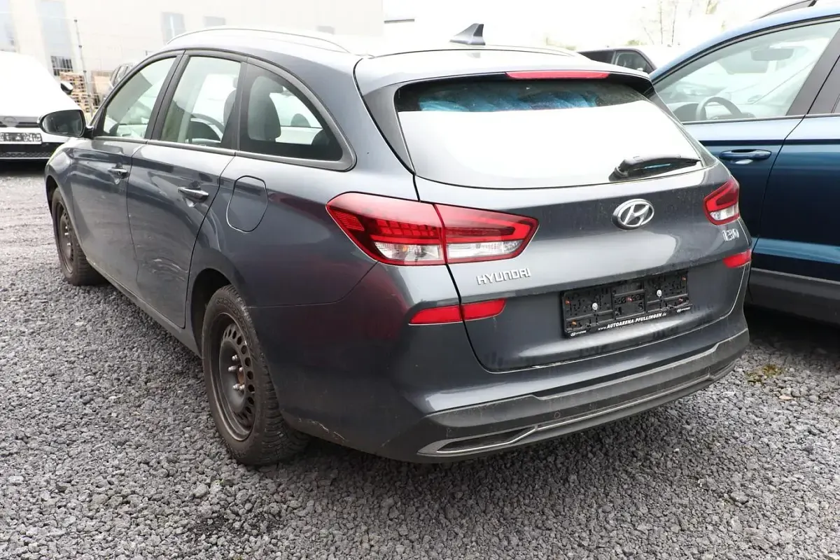 Gebraucht Hyundai i30 Trend 120 PS (88 kW) 2022 Dark knight grau metallic