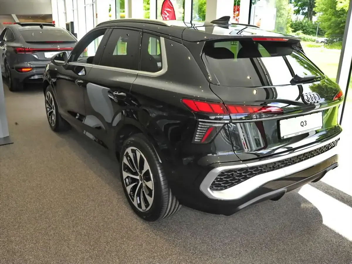 Neu Audi Q3 Sport 150 PS (110 kW) 2026 Schwarz SUV