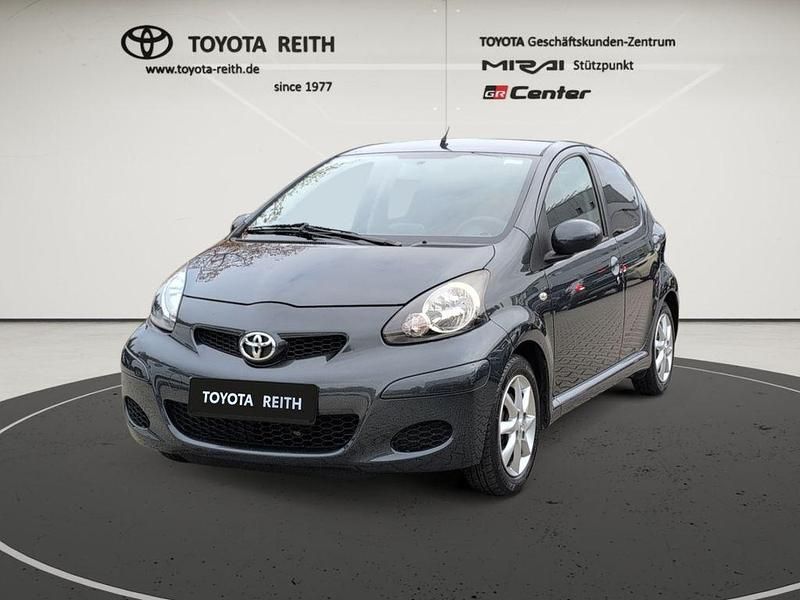 Anthracite grey Gebraucht 2011 Toyota Aygo Edition Kleinwagen | 4.210 € (Etwas zu teuer) - Bild 1/4