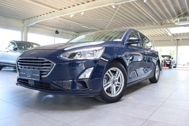Blau Gebraucht 2019 Ford Focus Cool & Connect Limousine | 15.989 € (Teuer) - Bild 1/4