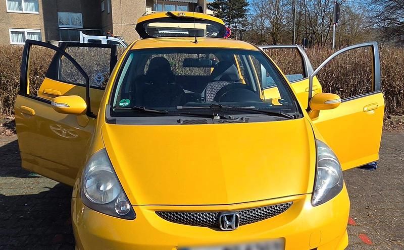 Second-hand Honda Jazz 2004 Galben Hatchback