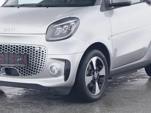 Gebraucht Smart ForTwo Electric Drive 60 kW (82 PS) 2024 Silber Coupé