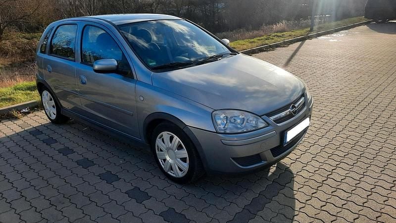 Grau Gebraucht 2006 Opel Corsa Kombi | 1.600 € (Fairer Preis) - Bild 1/4