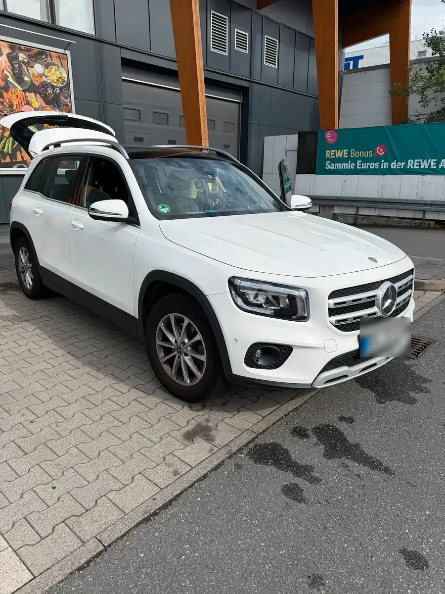 Gebraucht Mercedes GLB200 163 PS (119 kW) 2021 Weiß SUV