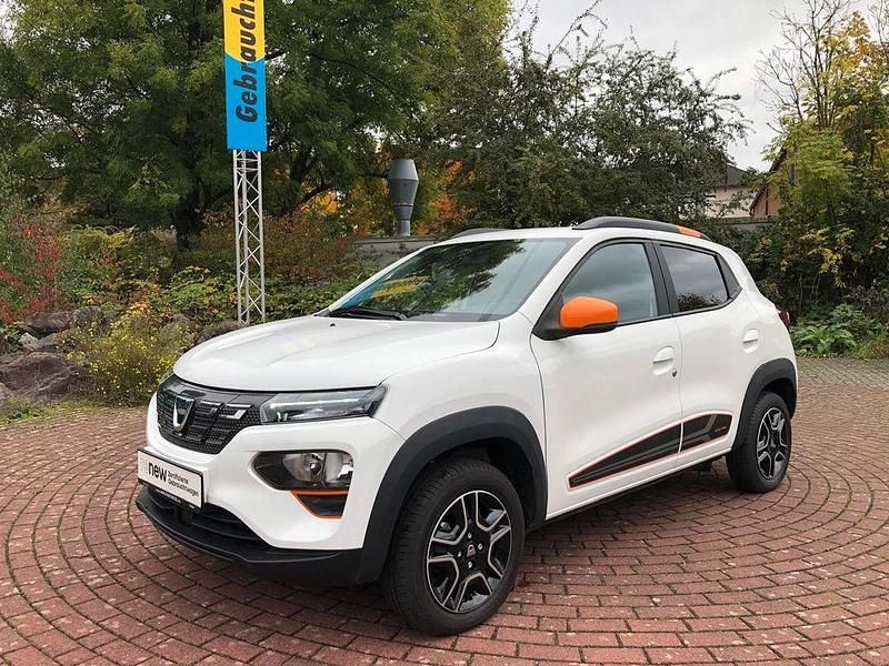 Polarweiss Gebraucht 2022 Dacia Spring Comfort Plus Kleinwagen | 10.995 € (Fairer Preis) - Bild 1/4