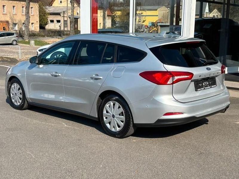 Używany Ford Focus Titanium 120 KM (88 kW) 2020 Srebrny Kombi
