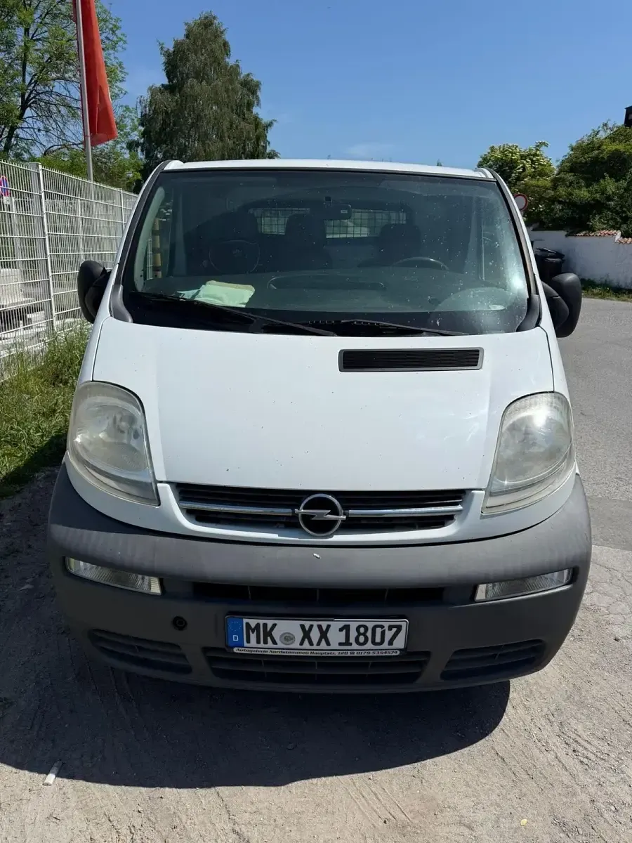 Gebraucht Opel Vivaro 101 PS (74 kW) 2006 Weiß Van / Kleinbus