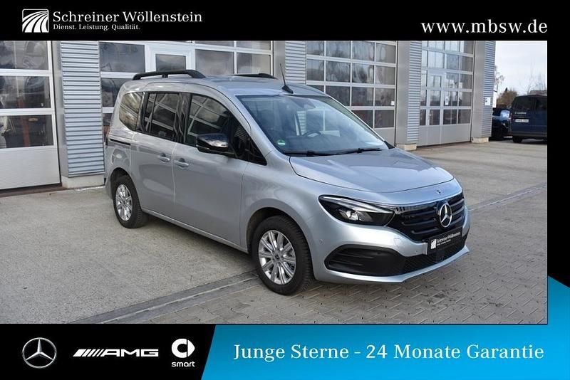 Silber Gebraucht 2024 Mercedes EQT200 Van / Kleinbus | 42.721 € - Bild 1/4