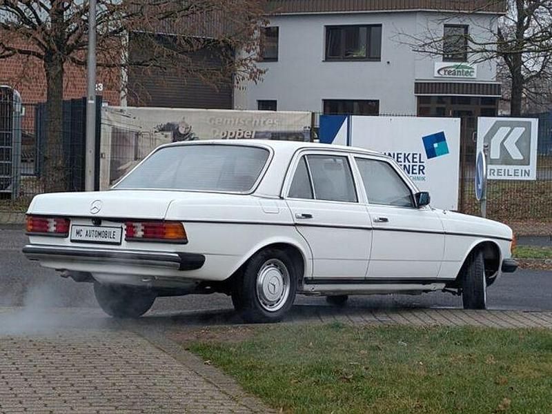 Gebraucht Mercedes 200 1980 Beige Limousine