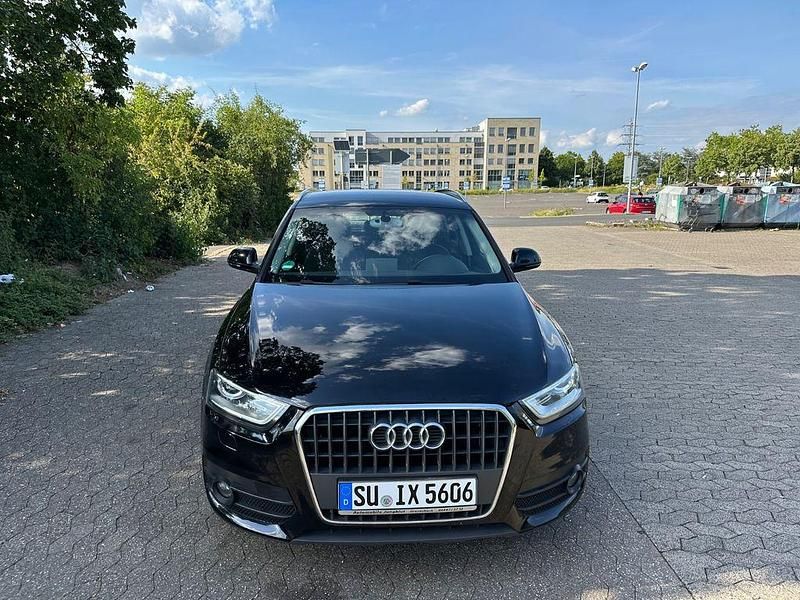 Schwarz Gebraucht 2012 Audi Q3 SUV | 11.300 € (Etwas zu teuer) - Bild 1/4