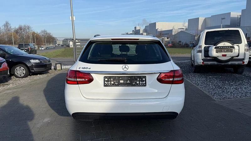 Gebraucht Mercedes C180 116 PS (85 kW) 2017 Polarweiss  unilack Kombi