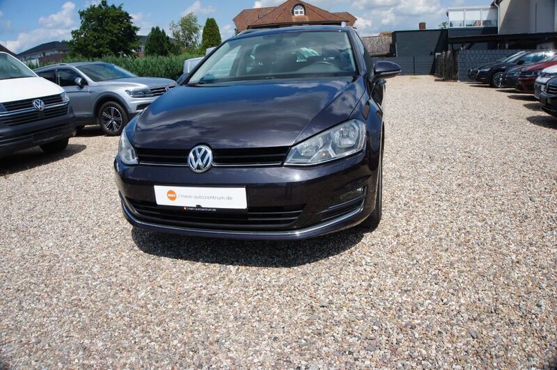 Grau Gebraucht 2015 VW Golf VII Kombi | 10.760 € (Etwas zu teuer) - Bild 1/4