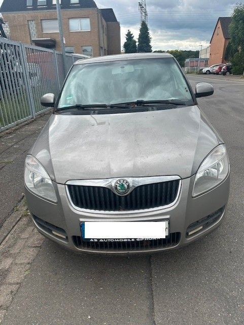 Beige Gebraucht 2007 Skoda Fabia Ambiente Limousine | 890 € (Superpreis) - Bild 1/4
