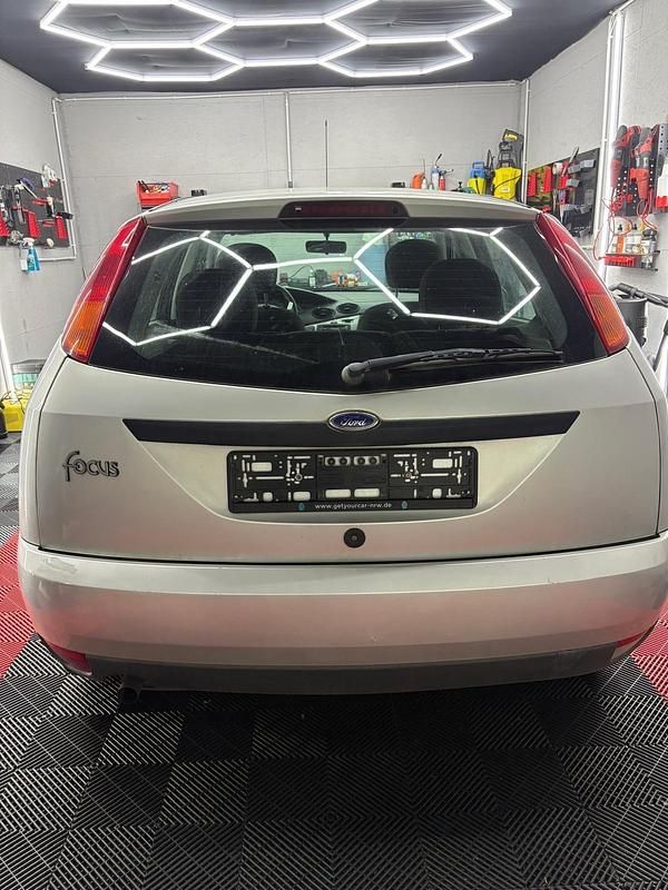 Gebraucht Ford Focus 102 PS (75 kW) 2000 Grau Kombi