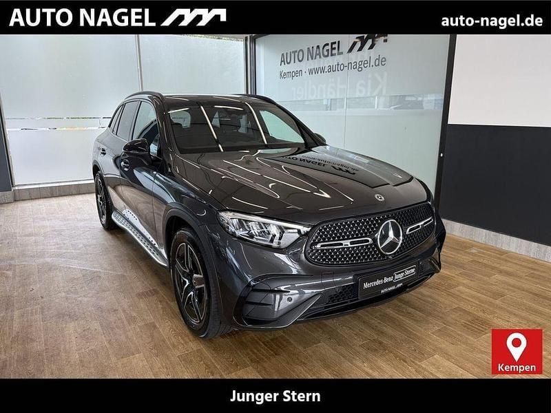 Grau Gebraucht 2024 Mercedes GLC200 AMG SUV | 53.666 € (Fairer Preis) - Bild 1/4