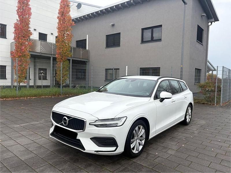 Weiß Gebraucht 2020 Volvo V60 Inscription Kombi | 10.490 € - Bild 1/4
