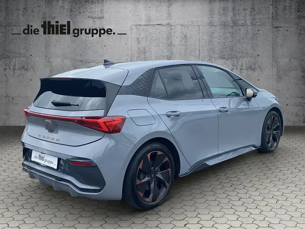 Używany Cupra Born 150 kW (204 KM) 2023 Szary Hatchback