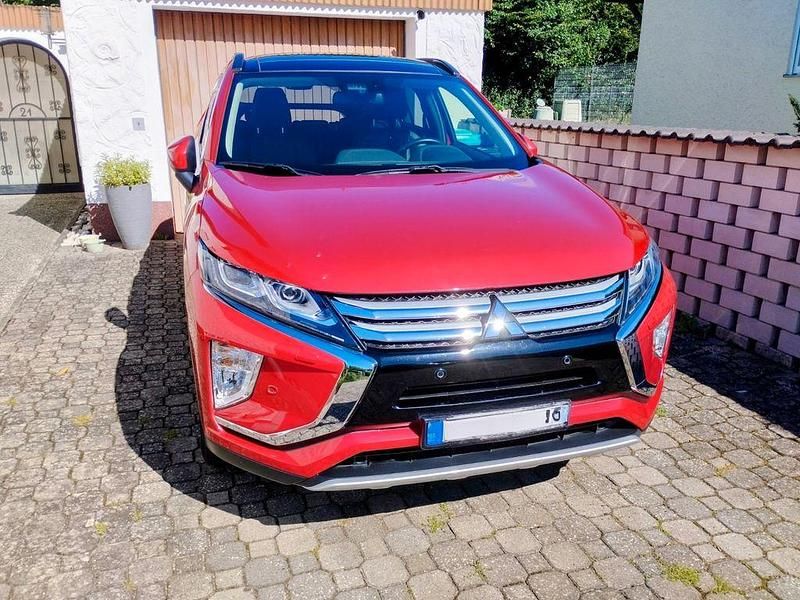 Rot Gebraucht 2018 Mitsubishi Eclipse Cross Diamant Edition SUV | 16.900 € (Fairer Preis) - Bild 1/4