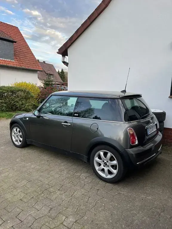 Usata Mini ONE 90 CV (66 kW) 2005 Marrone Utilitaria