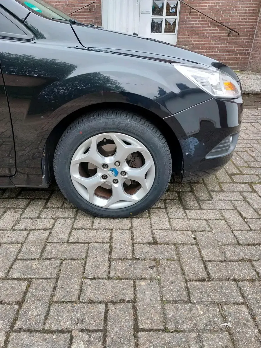 Gebraucht Ford Focus 110 PS (80 kW) 2009 Schwarz Kombi
