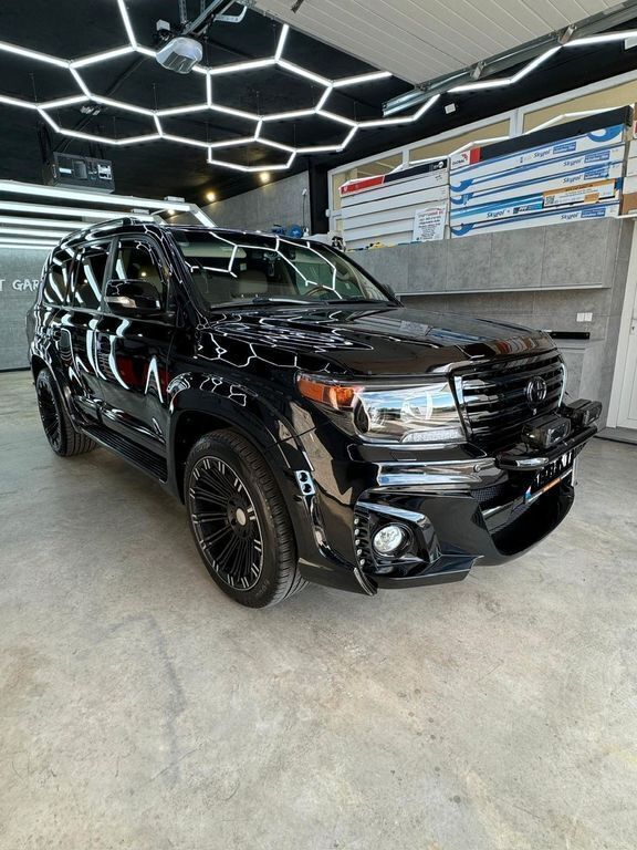 Schwarz Gebraucht 2015 Toyota Land Cruiser Executive SUV | 51.000 € (Etwas zu teuer) - Bild 1/4