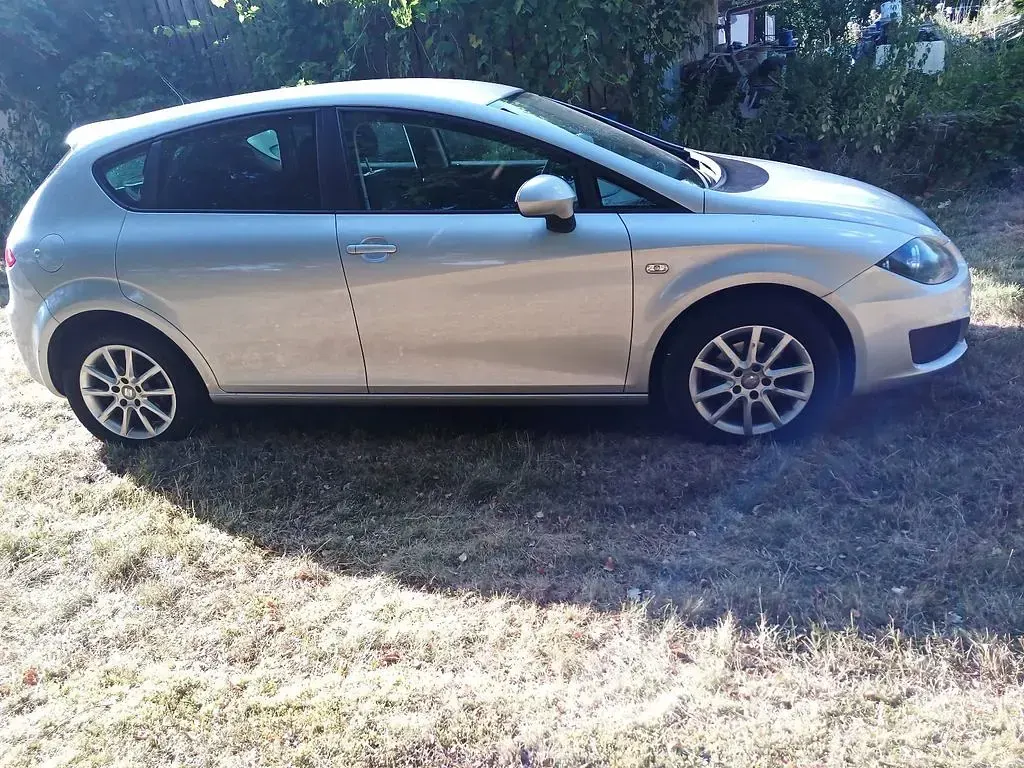 Gebraucht Seat Leon Style 105 PS (77 kW) 2013 Silber Limousine