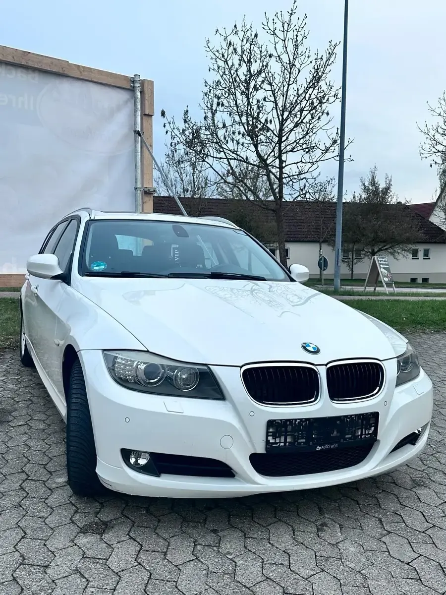 Gebraucht BMW 320 170 PS (125 kW) 2011 Weiß Kombi