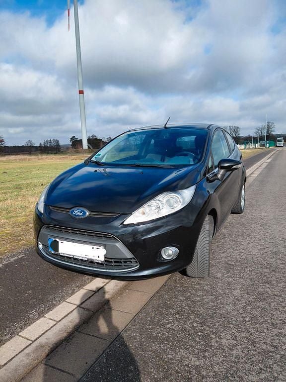 Gebraucht Ford Fiesta Titanium 82 PS (60 kW) 2010 Schwarz Kleinwagen