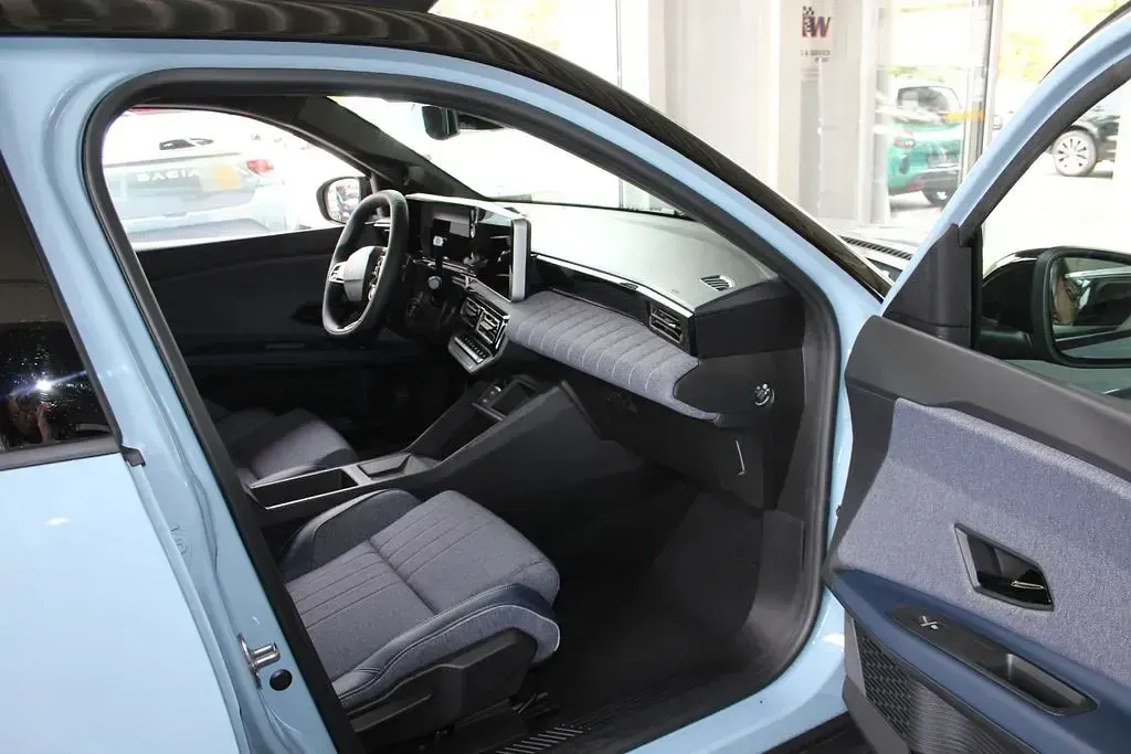Neu Renault 4 E-Tech Komfort 110 kW (150 PS) 2026 Blau SUV
