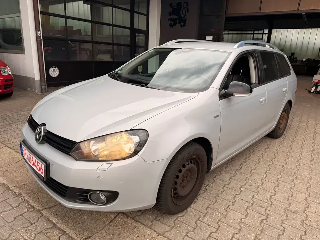 Gebraucht VW Golf VI Match 105 PS (77 kW) 2012 Silber Kombi