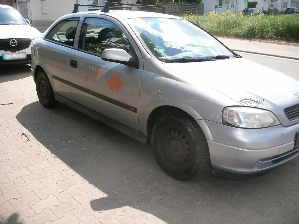Gebraucht Opel Astra 84 PS (61 kW) 2001 Silber Coupé