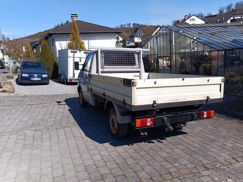 Gebraucht VW T4 68 PS (50 kW) 1997 Grau Van