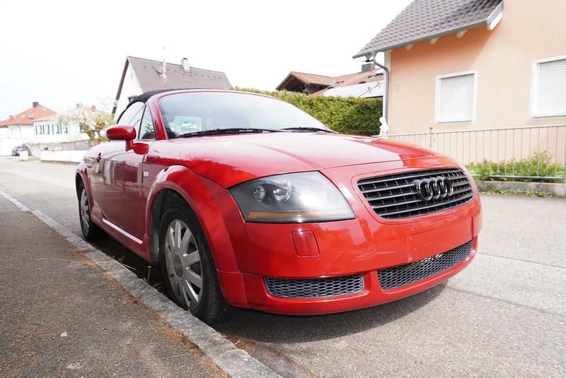 Second-hand Audi TT 180 CP (132 kW) 2002 Roșu Coupe