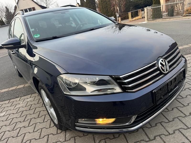 Gebraucht VW Passat 125 PS (91 kW) 2011 Blau Kombi
