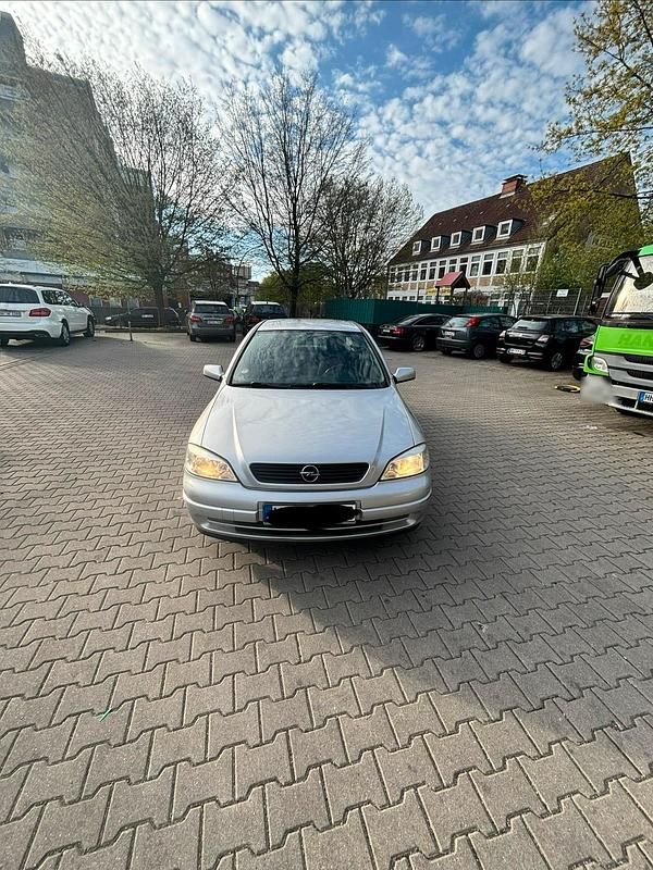 Gebraucht Opel Astra 2000 Silber Limousine