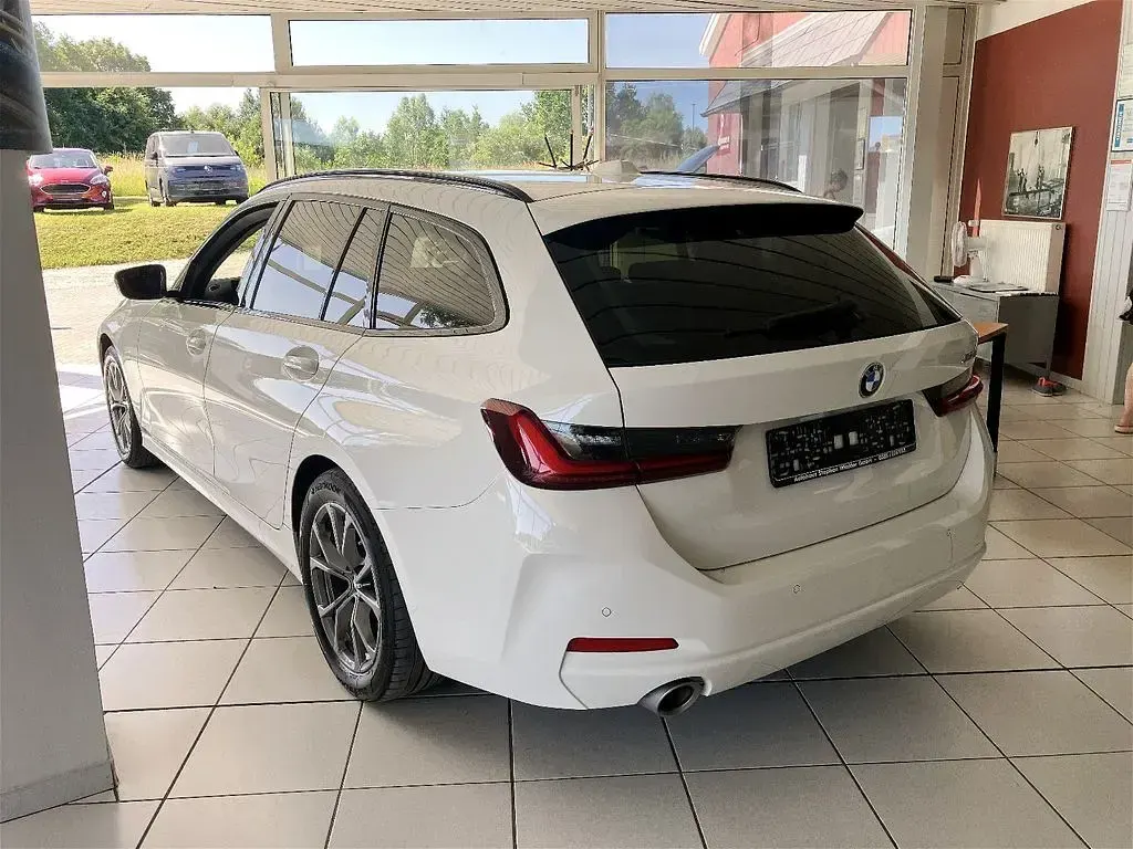 Gebraucht BMW 320 Shadowline 184 PS (135 kW) 2023 Weiß Limousine