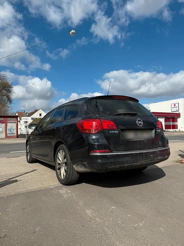 Gebraucht Opel Astra 110 PS (80 kW) 2013 Schwarz Kombi